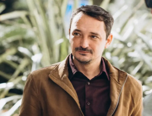 «Эмигрант — человек, обреченный на рефлексию»: Виктор Вахштайн рассказывает истории об историях